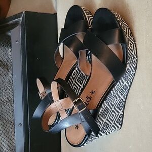 MUDD MDKENDAL WOMEN'S BLACK/WHITE ANKLE STRAP WEDGE HEELS SANDALS SHOES …